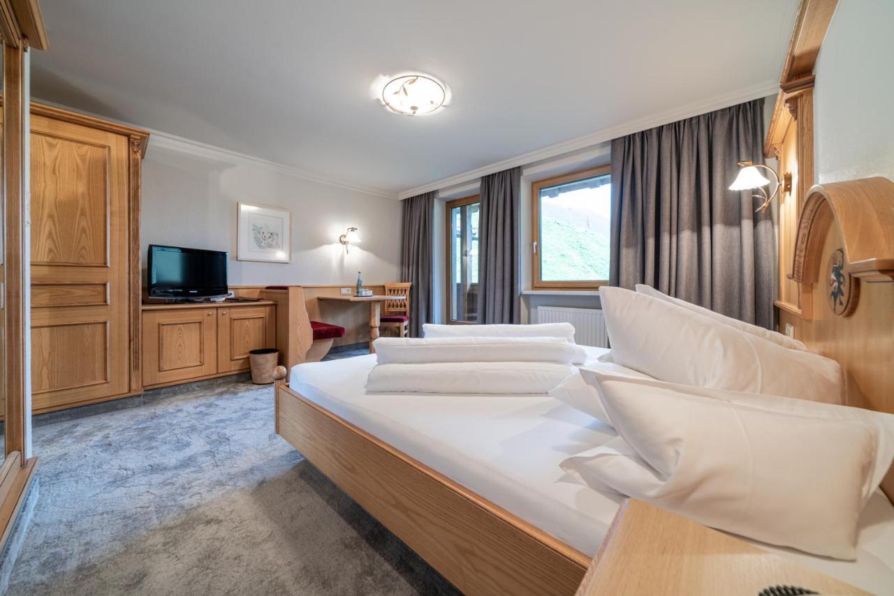 אוברגורגל Burghotel Alpengluehn מראה חיצוני תמונה