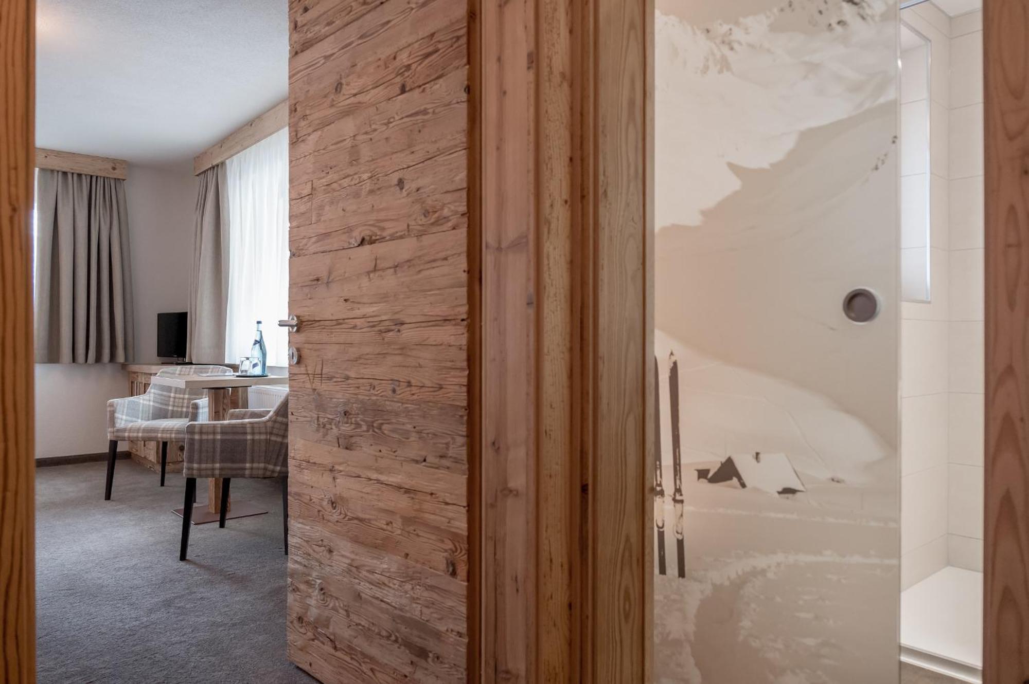 אוברגורגל Burghotel Alpengluehn מראה חיצוני תמונה