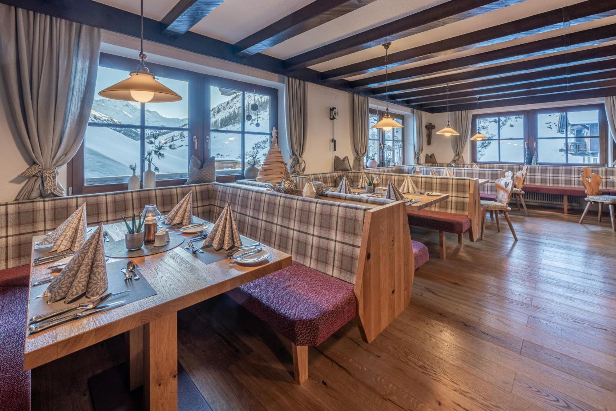 אוברגורגל Burghotel Alpengluehn מראה חיצוני תמונה