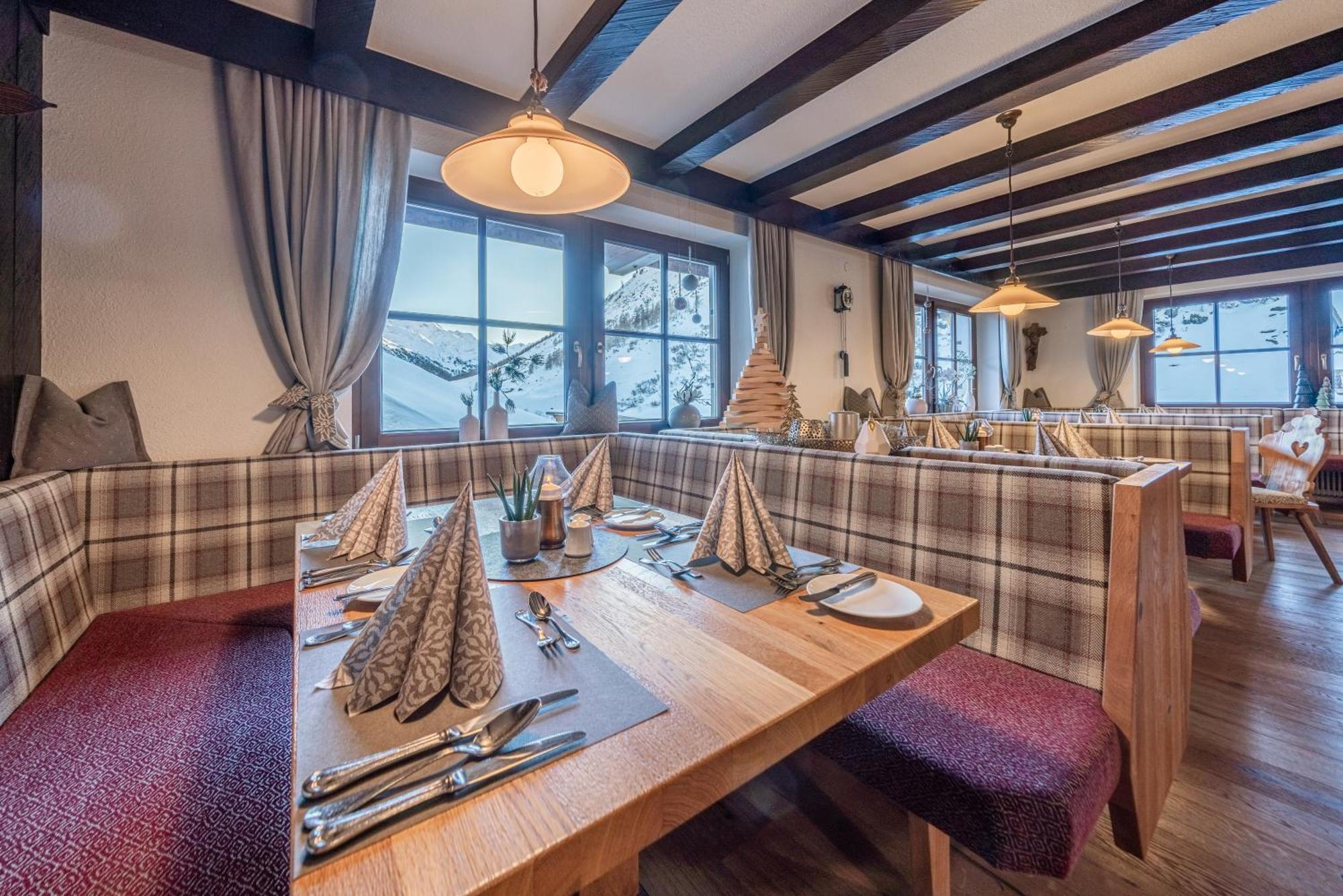 אוברגורגל Burghotel Alpengluehn מראה חיצוני תמונה