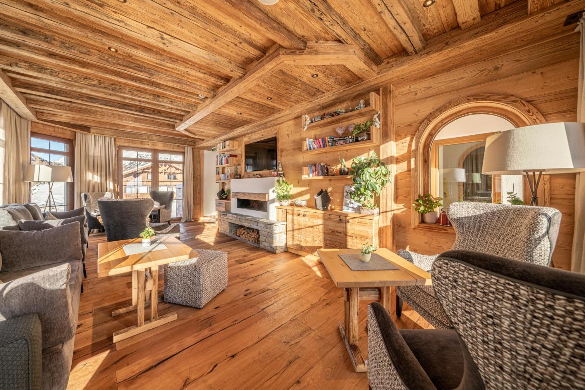 אוברגורגל Burghotel Alpengluehn מראה חיצוני תמונה